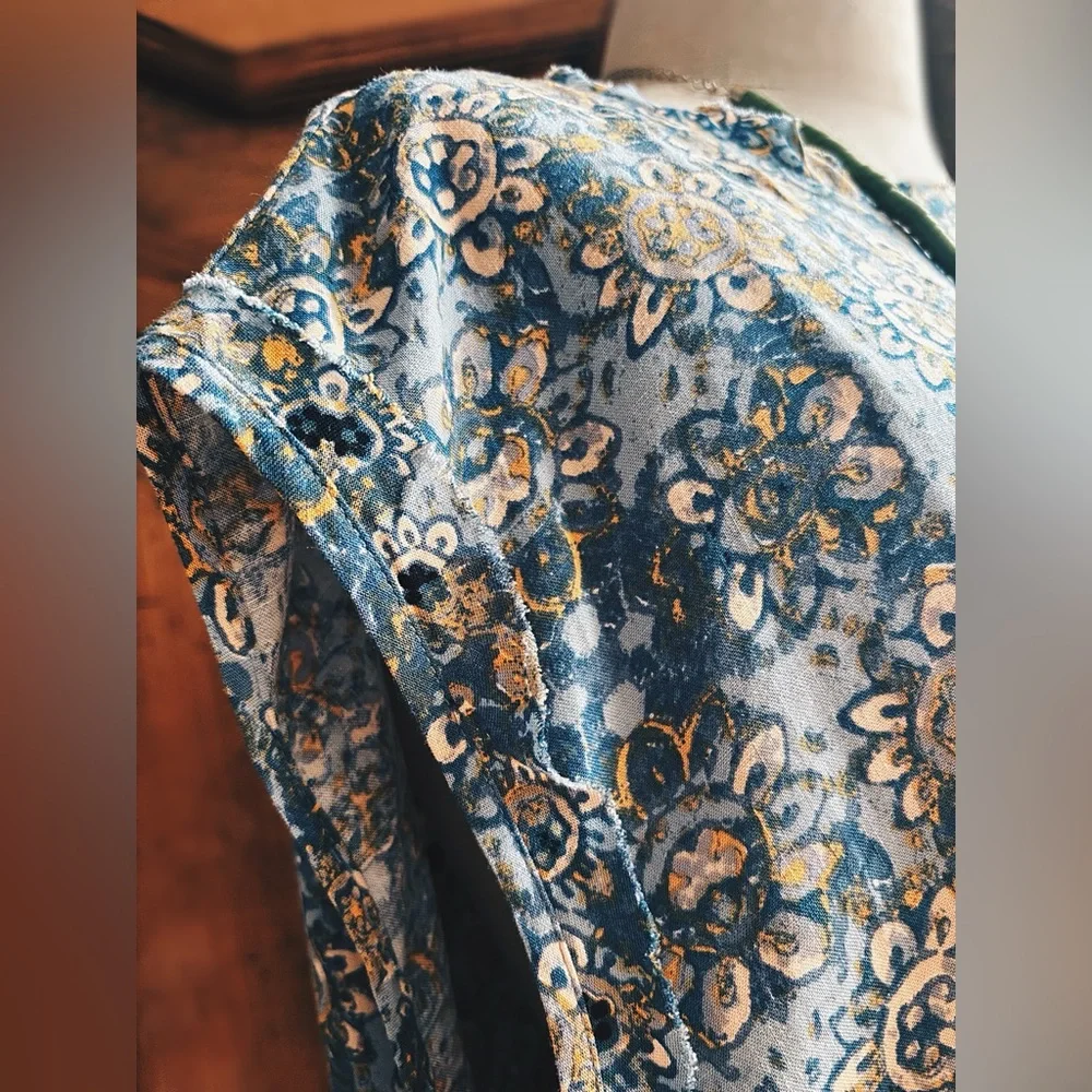 Free People Oversized XS Blue Floral Boxy Tank - NWOT - Raw Edge Detail - Picture 6 of 12